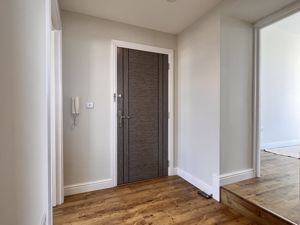 Entrance Hall- click for photo gallery